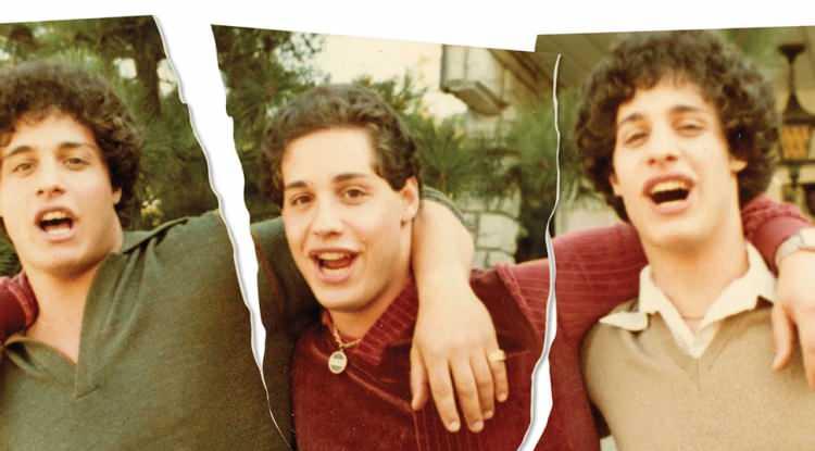 <p><span style="color:#B22222"><em><strong>12 Temmuz 1961'de dünyaya gelen üçüzler David, Bobby ve Eddy'nin akılalmaz hayat öyküsü, duyanları şaşkına çeviriyor. Doğdukları an New York'taki Louise Wise Evlatlık Edinme Merkezi tarafından farklı ailelere evlatlık verilen üçüzler, yıllarca konuşulacak bir deneyin parçası oldular.</strong></em></span></p>