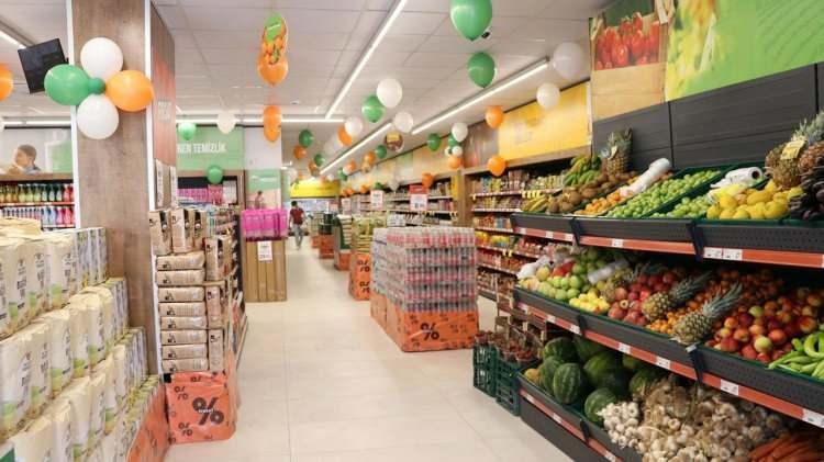 <p>Temel gıda ve ihtiyaç ürünlerinde başlattığı indirim kampanyasıyla hem tüketicilere rahat nefes aldırdı hem de piyasadaki yüksek fiyatlara karşı kaçırılmayacak bir alternatif sundu.</p>