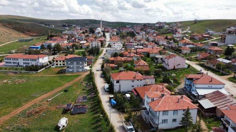 <p>Türkiye, sezon boyunca en fazla ziyaretçi alan ülkelerin başında gelir.</p>
<p> </p>
<p> </p>
<p>Tarihi ve kültürel yerlerin yanı sıra en fazla ziyaret edilen noktalardan biri de Türkiye'ye has köylerdir.</p>
<p> </p>
<p> </p>
<p> </p>