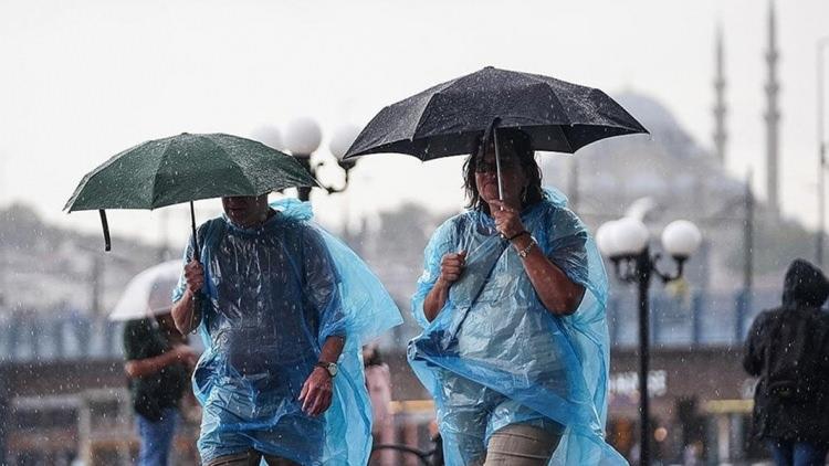 <p>Meteoroloji Genel Müdürlüğü, İstanbul dahil birçok il için sağanak yağış uyarısında bulunurken, hava sıcaklığının hafta başından itibaren azalacağını bildirdi.</p>