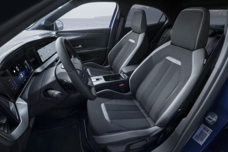 <p>Şirketten yapılan açıklamaya göre, Alman otomotiv üreticisi Opel, yeni Mokka GSE Rally ile elektrikli ralli otomobillerinin gelecek versiyonlarına ilişkin bir ön izlenim sunuyor.</p>