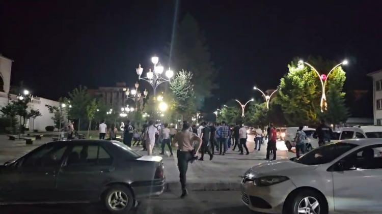 <p>Şüphelilerin emniyetteki işlemleri sürüyor. </p>