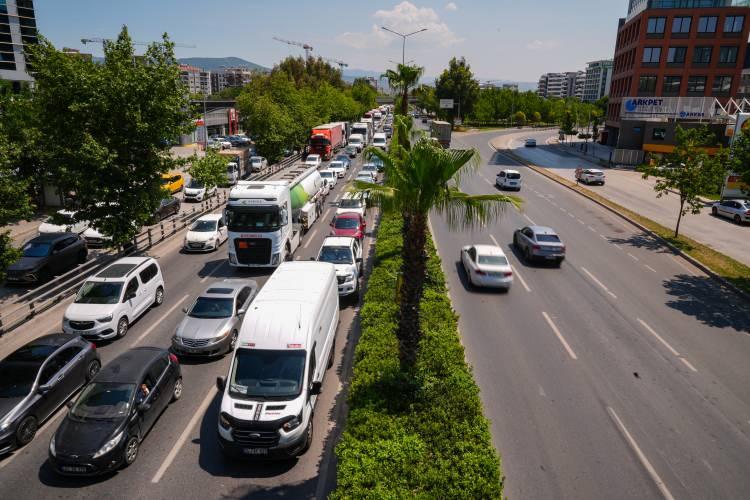 <p>İzmir Büyükşehir Belediyesi, bu ulaşım araçlarında yoğunluk durumuna göre ek sefer düzenleneceğini duyurdu.</p>

<p> </p>
