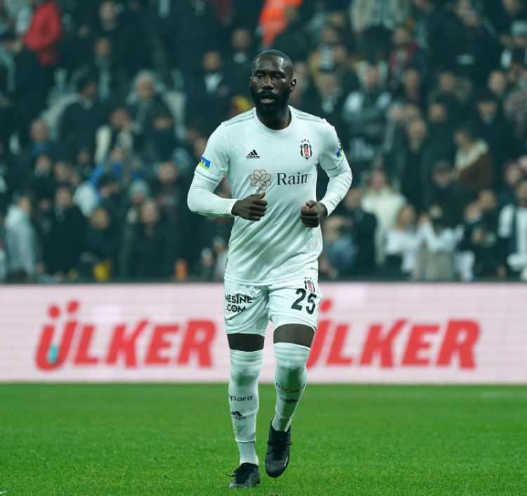 <p>Ayrılmazsa Masukau'nun arkasına gurbetçi sol bek transferi yapılacak.</p>
