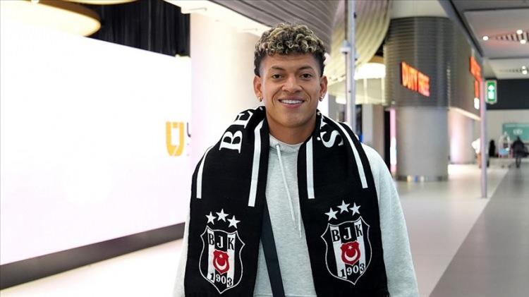 <p>Elan Ricardo kulübe kiralık verilerek genç yabancı oyuncu kontenjanı için başka bir transfer yapılacak.</p>