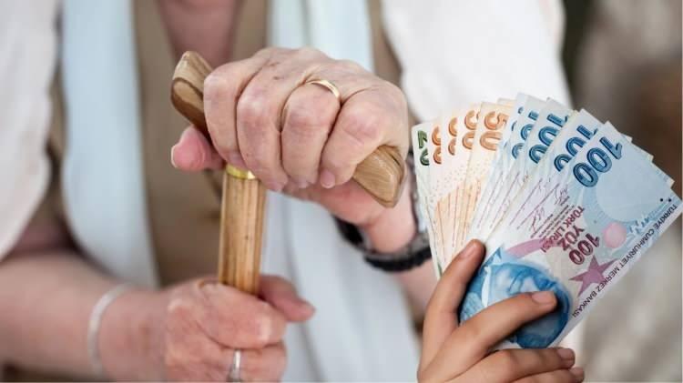 <p><strong>DenizBank</strong></p>
<p> </p>
<p>DenizBank, emekli maaşına göre değişen promosyon ödemelerinin yanı sıra ek avantajlar da sunuyor:</p>