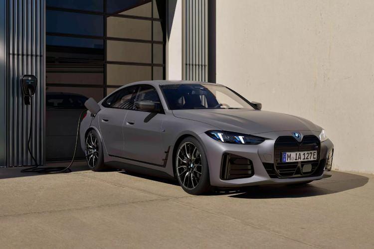 <p><strong>BMW İ4 M60 ÖZELLİKLERİYLE GÖZ DOLDURUYOR</strong></p>