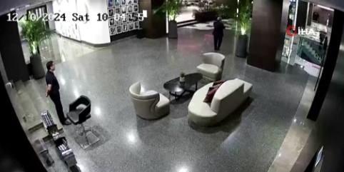 <p>Ekrem İmamoğlu'nun belediye başkanı seçilmesinin ardından, uzmanlık alanları olan açık hava reklam mecraları ve diğer reklam işlerini yapabileceklerini Fatih Keleş'e ilettiğini aktardı.</p>
<p> </p>