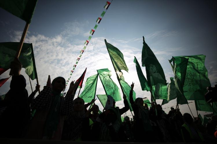 <p><span style="color:#B22222"><strong>HAMAS, ARTIK İSTANBUL’DAN YÖNETİLİYOR</strong></span></p>
<p>Rubin'e göre, Erdoğan hem Hamas’a açık destek veriyor hem de Batı’ya ılımlı mesajlar göndererek çelişkili bir diplomasi yürütüyor. </p>