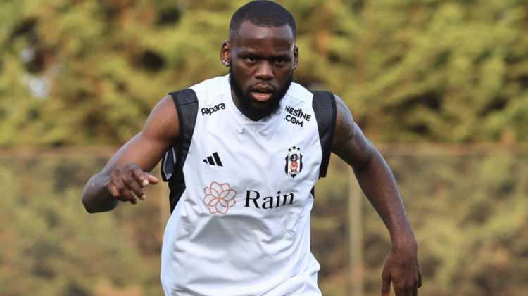 <p>Jean Onana</p>
