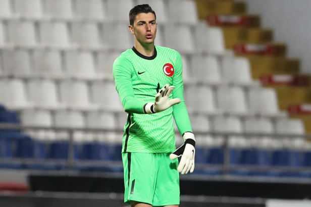 <p>* Berke Özer - Eyüpspor - Kaleci</p>
