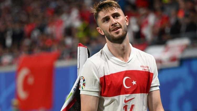 <p>* İsmail Yüksek - Fenerbahçe - Orta Saha</p>