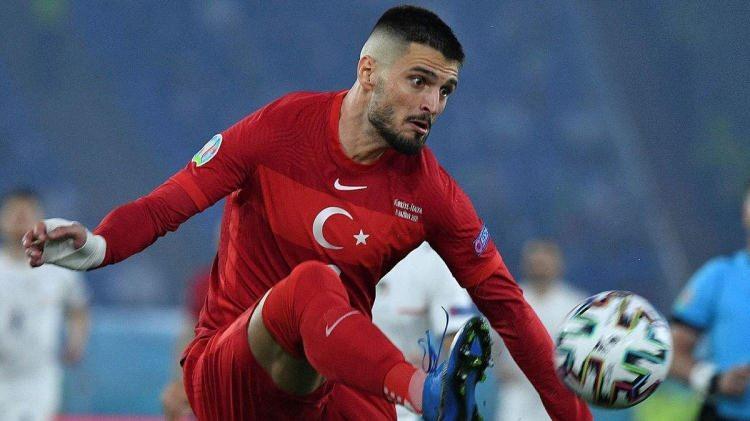<p>* Okay Yokuşlu - Trabzonspor - Orta Saha</p>