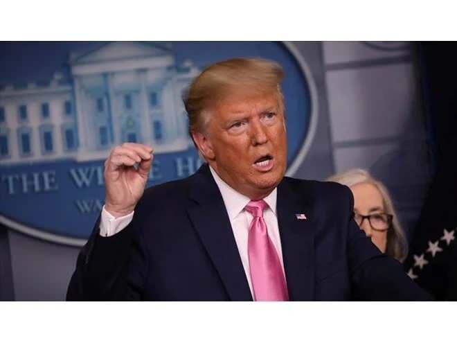 <p><strong>TİCARET SAVAŞLARINI BAŞLATTI</strong></p>
<p> </p>
<p>Trump göreve geldikten sonra birçok açıklamada bulundu ve en etkilisi ticaret savaşları oldu. Küresel ekonomi üzerinde etkili olan ticaret savaşları nedeniyle altın, döviz, tahvil ve borsalarda dalgalanmalar yaşanıyor.</p>