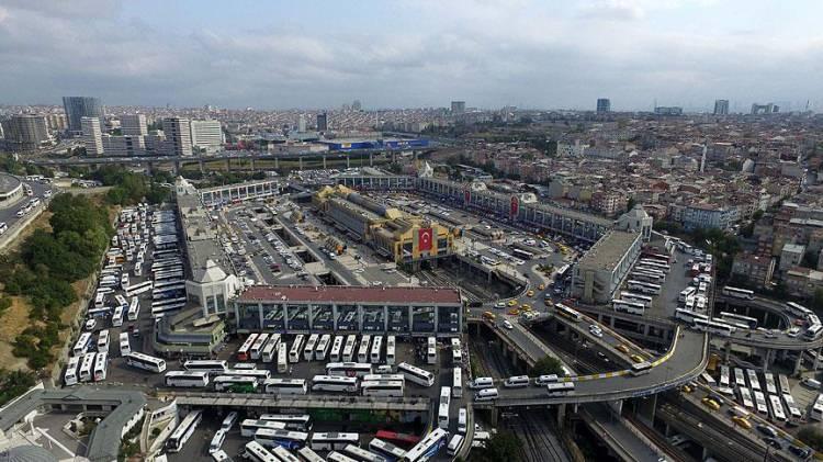 <p>Yıldırım, kısa mesafelerde yoğunlukların şimdiden artmaya başladığına dikkati çekerek, "Yazın başlangıcı, bayramın gelişi hareketliliği ciddi oranda artıracak. Otobüs biletlerinin şu anda yüzde 100'e yakını tükendi. </p>