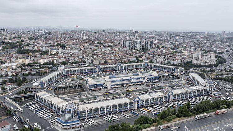 <p>Fahiş bilet fiyatı kavramının kendi sektörlerinde olamayacağını ancak olması durumunda bunun ciddi cezalarının olduğunu hatırlatan Yıldırım, herhangi bir anormal derecede yüksek fiyatın olması durumunda bunu bakanlığı Ulaştırma Elektronik Takip ve Denetim Sistemi (U-ETDS), üzerinden görüp çok ağır yaptırımlar uyguladığını hatırlattı.</p>
<p> </p>