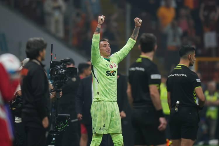 <p>2011 yılında İtalyan ekibi Lazio'dan transfer olan Fernando Muslera, Galatasaray ile birçok başarıya imza atarak adını kulüp tarihine yazdırdı.</p>