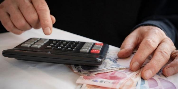 <p>Buna göre sadece kazançlar değil prim gün sayısı da emekli maaşını artıracak. İşte detaylar...</p>
<p> </p>