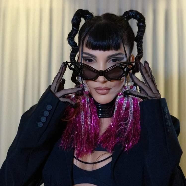 <p>Mektuba imza atanlar arasında şarkıcılar Dua Lipa, Annie Lenox, Paloma Faith, müzik grubu Massive Attack, Primal Scream, oyuncular Benedict Cumberbatch, Lena Headey, Tilda Swinton, Zawe Ashton, eski futbolcu ve televizyon yorumcusu Gary Lineker, komedyen Amelia Dimoldenberg, manken Munroe Bergdorf, ressam Tracey Kerime Emin ve Holokost mağduru Stephen Kapos gibi isimler yer alıyor.</p>
<p> </p>
<p> </p>