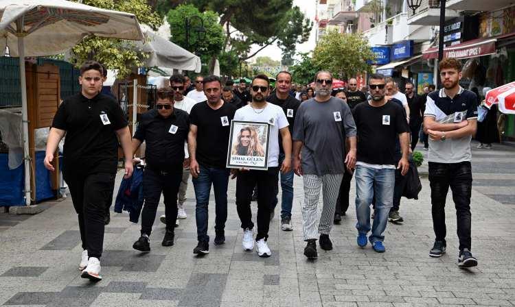 <p>Şimal'in eşi acı haberi, "Eşim Şimal Gülen hakkın rahmetine kavuşmuştur. Cenazesi Kuşadası'nda defnedilecektir. Helallik için yer bilgi verilecektir" ifadeleriyle paylaştı. </p>