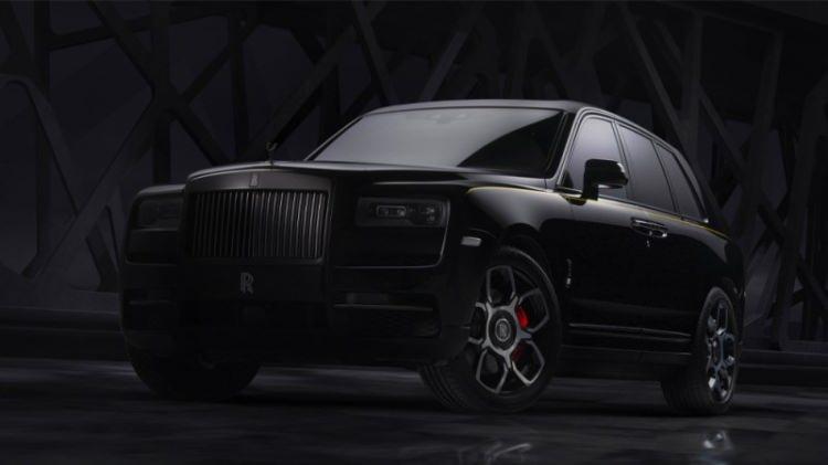<p><strong><span style="color:#B22222">49)  ROLLS-ROYCE CULLINAN SİYAH ROZET </span> |  425 BİN DOLAR</strong></p>

<p> </p>

<p><strong>Sıfırdan 60 mil hıza ulaşma süresi:</strong> 4,5 saniye<br />
<strong>Azami Hız: </strong>155 mil</p>
