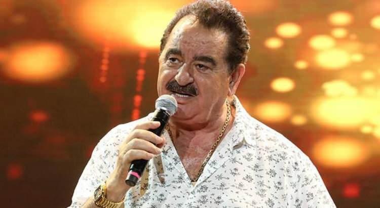 <p>İbrahim Tatlıses, Adalet Sara'yla evliliğinden olan Ahmet Tatlı ile yaşadığı anlaşmazlıklar nedeniyle gündem olmuştu.</p>