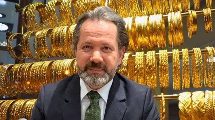 <p><strong>SÜRÜ PSİKOLOJİSİNDEN UZAK DURUN</strong></p>
<p>Memiş "sürü psikolojisinden uzak durun" açıklaması yaparak, "Piyasa yükselirken herkes kazanıyor gibi görünür. Ancak bu seviyeler alım için değil, kâr satışları için uygundur. Yeni yatırımcıların dikkatli hareket etmesi gerekiyor" dedi.</p>