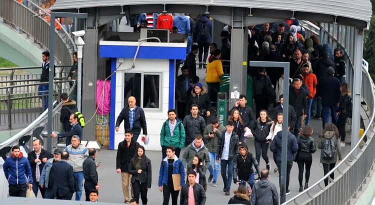 <p>Ulaşımın kalbi olan bu hattın iki ucundaki fark, kent içi hareketliliğin haritasını yeniden çiziyor.</p>