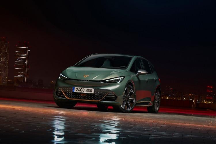<p><strong>Cupra Born-</strong></p>

<p> </p>

<p><strong>1 milyon 925 bin TL</strong></p>
