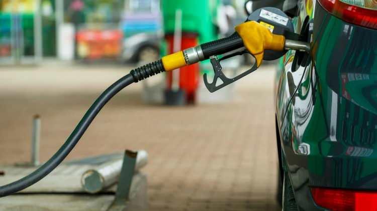 <p>Araçlarının motor/mekanik aksamına önem veren otomobil sahipleri yakıt almak için doğru zamanın ne olduğunu merak ediyor.</p>