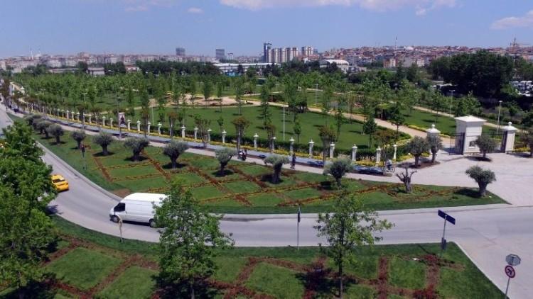 <p><span style="color:#B22222"><strong>2. Çırpıcı Millet Bahçesi – 465.000 m²</strong></span></p>
<p> </p>