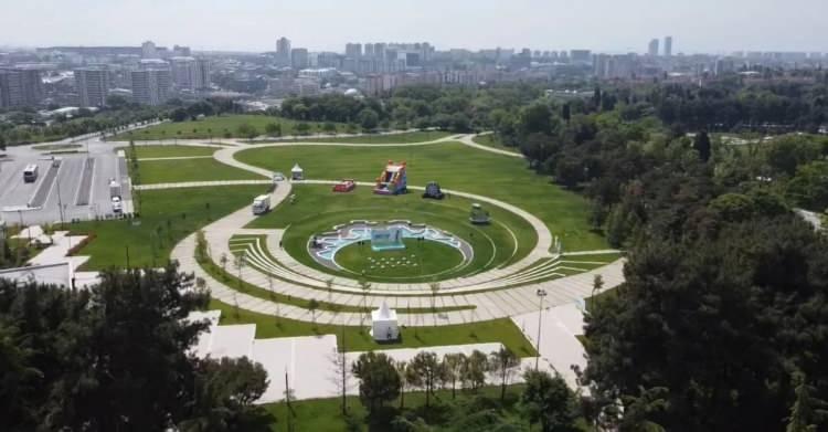 <p>1.284 ağaç ve 3.560 metre yürüyüş yoluna sahiptir.</p>
<p> </p>