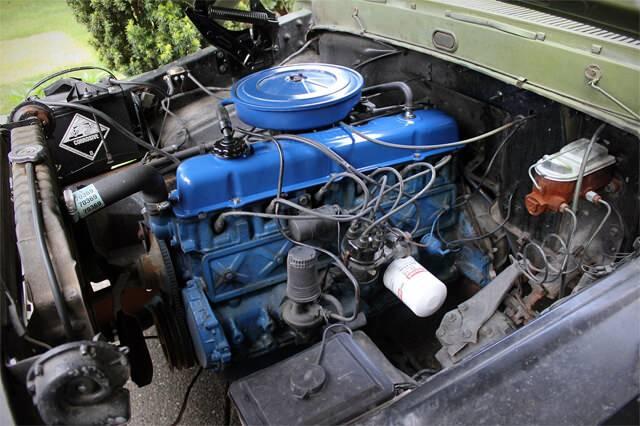 <p>• <strong>Ford 300 Straight-6</strong></p>
