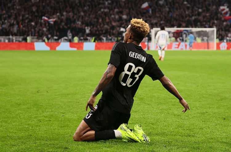 <p>Gedson Fernandes'in ayrılması durumunda bir orta saha transferi yapılacak.</p>
