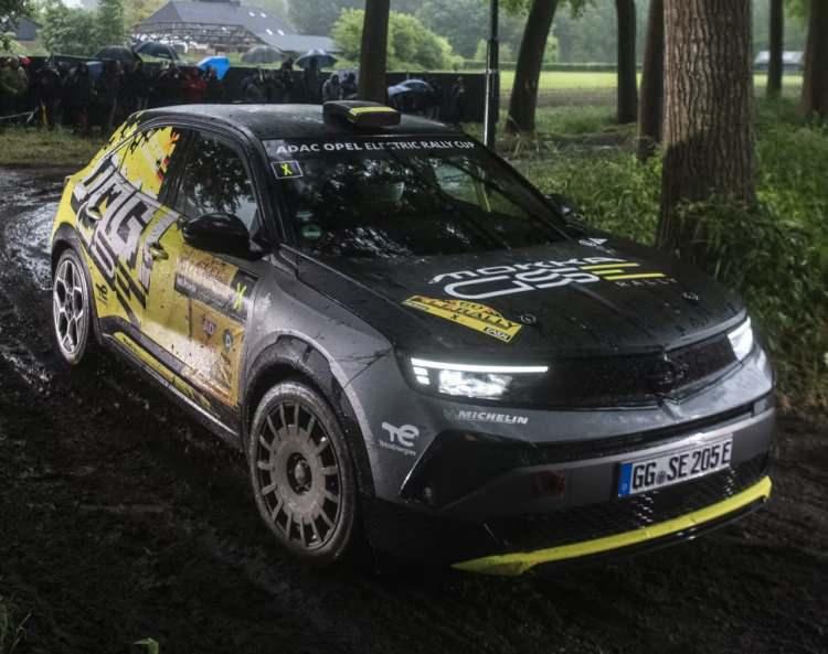 <p>Açıklamada görüşlerine yer verilenlerden Opel ve Vauxhall Üst Yöneticisi (CEO) Florian Huettl, dört yılı aşkın bir süredir Opel ve ADAC'ın elektrikli ralli dünyasında var olduğunu ve bu durumu heyecan verici bulduğunu belirtti.</p>