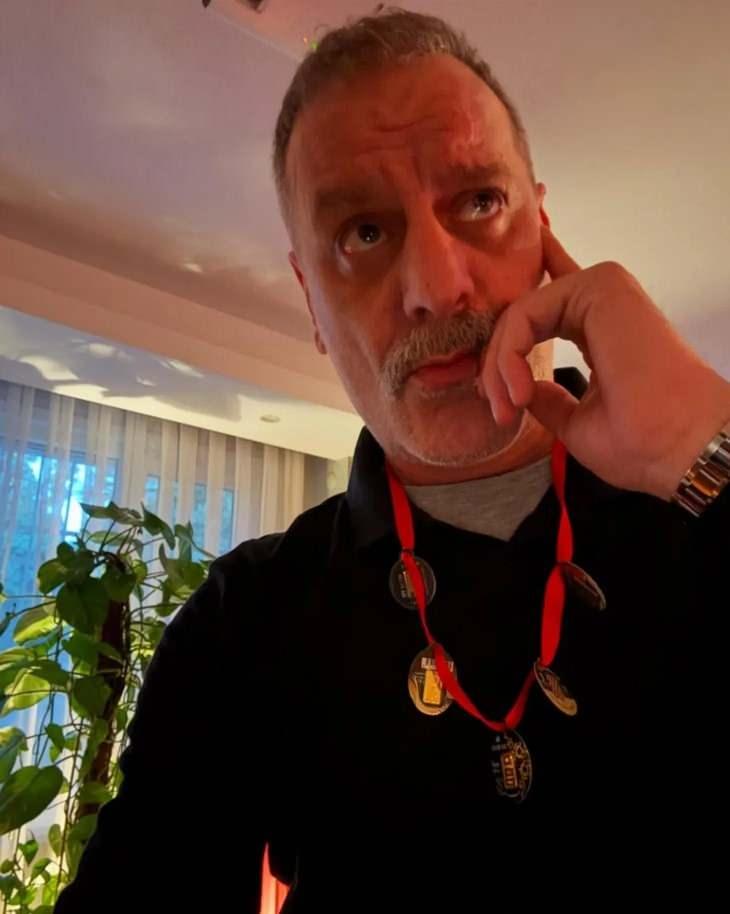 <p><strong>Ozan Güven, geçtiğimiz günlerde arkadaşlarının düzenlediği parti ile 50'nci yaş gününü kutladı. </strong></p>