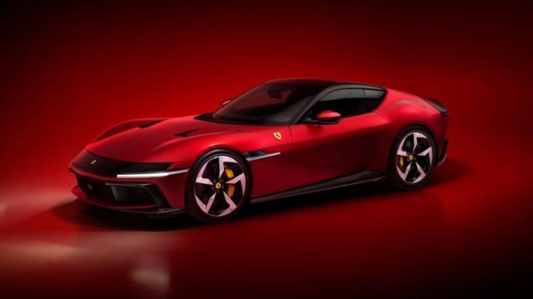 <p><strong><span style="color:#B22222">48) FERRARİ 12CILINDRI </span> | 430 BİN DOLAR</strong></p>
<p> </p>
<p><strong>Sıfırdan 62 mil hıza:</strong> 2,9 saniye<br />
<strong>Azami Hız: </strong>211 mil</p>