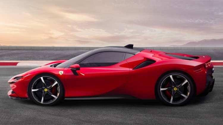 <p><strong><span style="color:#B22222">44)  FERRARI SF90 STRADALE</span>  |  524 BİN DOLAR</strong></p>

<p> </p>

<p><strong>Sıfırdan 60 mil hıza:</strong> 2,0 saniye<br />
<strong>Azami Hız: </strong>155 mil/saat</p>
