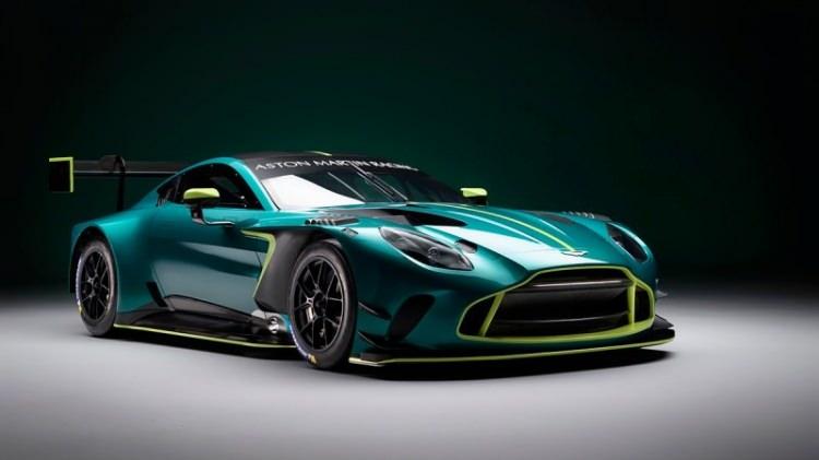 <p><strong><span style="color:#B22222">43)  ASTON MARTIN VANTAGE GT3 </span> |  726 BİN DOLAR</strong></p>

<p> </p>

<p><strong>Sıfırdan 60 mil hıza: </strong>3,4 saniye<br />
<strong>Azami Hız: </strong>202 mil</p>

<p> </p>
