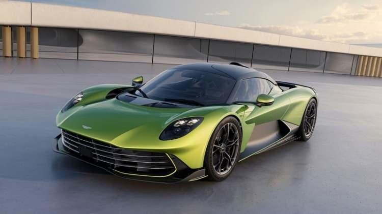 <p><strong><span style="color:#B22222">38)  ASTON MARTIN VALHALLA </span>  |  1 MİLYON DOLAR</strong></p>

<p> </p>

<p><strong>Sıfırdan 62 mil hıza: </strong> 2,5 saniye<br />
<strong>Azami Hız: </strong> 217 mil/saat</p>
