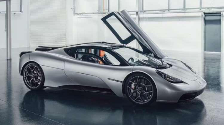 <p><strong><span style="color:#B22222">19) GORDON MURRAY OTOMOTIV T.50 </span> | 2,6 MİLYON DOLAR</strong></p>
<p> </p>
<p><strong>Sıfırdan 62 mil hıza: </strong>2,8 saniye<br />
<strong>Azami Hız: </strong>226 mil</p>