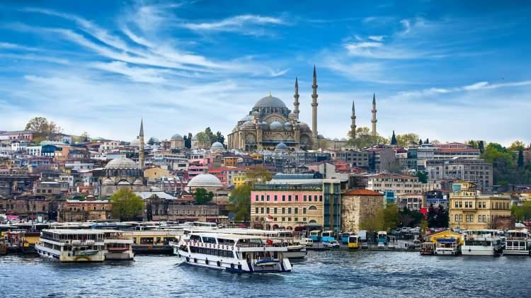<p>Kuzey Anadolu Fay hattının Marmara Denizi içinden geçen parçalarının kırılması sonucu oluşacağı düşünülen depremin başta İstanbul'un güney kesimleri olmak üzere, geniş bir coğrafyayı etkileyeceği tahmin ediliyor.</p>