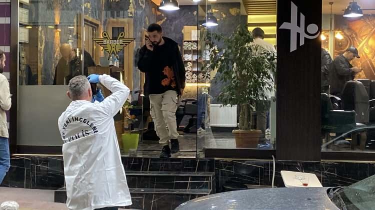 <p>Olay, İlkadım ilçesi Zafer Mahallesi Divitçioğlu Caddesi’ndeki bir erkek kuaföründe meydana geldi. </p>
<p> </p>