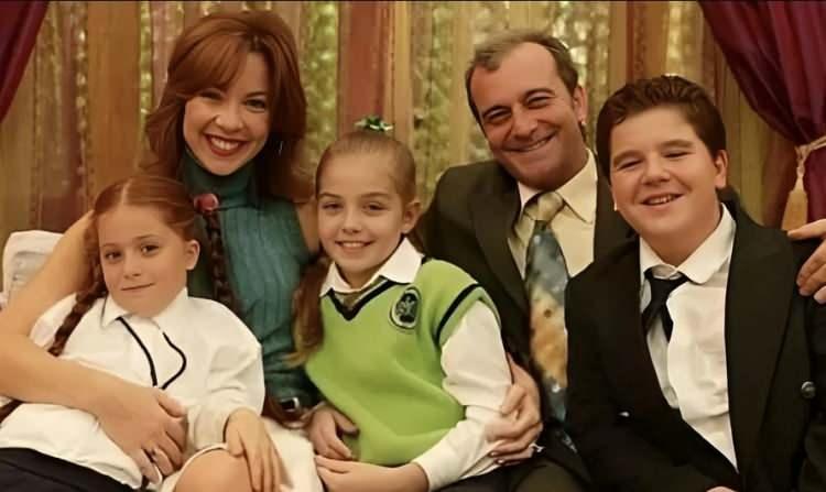 <p><span style="color:#000000">Zeynep Özkaya, 2003 yılında yayına başlayan ve başrollerini Nevra Serezli, İnci Türkay, Defne Joy Foster, Şahap Sayılgan ve Gül Onat gibi isimlerin paylaştığı Sihirli Annem dizisi ile kamera karşısına geçmişti. </span></p>