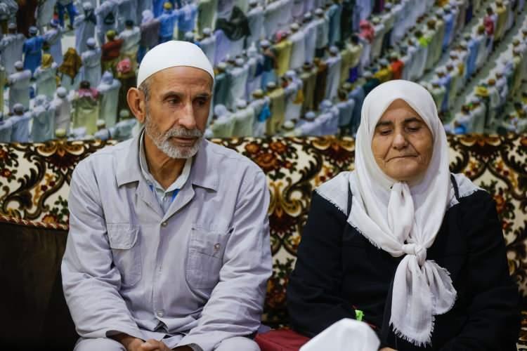 <p>Sevinç ve Çiçek'in konakladığı otelde hacı adayları, eşleri, Diyanet İşleri Başkan Yardımcısı Kadir Dinç ve görevliler barışma yemeğinde bir araya geldi.</p>
