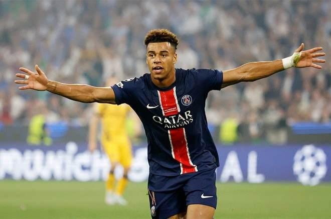 <p><strong>"Dün gece Paris Saint Germain'e karşı sahada zombi Inter'i gördüğümüzde cehennemi yaşadık. Münih ise Fransızların Olympus'u haline geldi ve 5-0'lık bir skorla tarihi bir başarıya imza attı. Inter izlenemez ve tanınmaz halde, yumuşak, ruhsuz ve her şeyden önemlisi başsız. Inzaghi'nin ekibi Fransız presine çözüm bulamadı ve PSG'nin hareketlerini anlayamadı."</strong></p>
