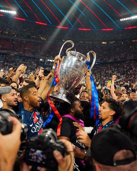 <p><strong>"Paris Saint-Germain, Münih'te Inter Milan'ı 5-0 yenerek Marsilya'dan sonra Avrupa Şampiyonluğu'nu kazanan ikinci Fransız futbol kulübü oldu. Paris adına golleri Achraf Hakimi, Désiré Doué, Khvicha Kvaratskhelia ve Senny Mayulu attı."</strong></p>
