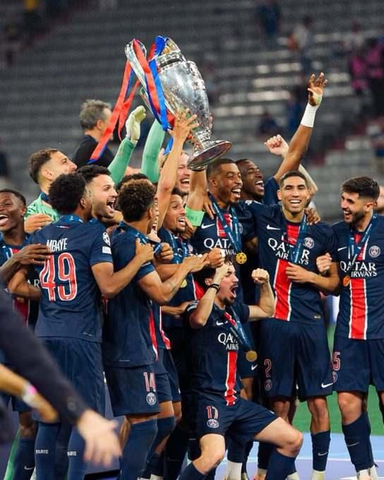 <p><strong>"Paris Saint-Germain, Cumartesi günü Münih'te oynanan Şampiyonlar Ligi finalinde Inter Milan'ı 5-0 yenerek şampiyon oldu. Paris ekibi, Avrupa'nın en prestijli organizasyonunda ilk kez şampiyonluğa ulaşırken, Şampiyonlar Ligi finalinde en yüksek gol averajına ulaştı."</strong></p>