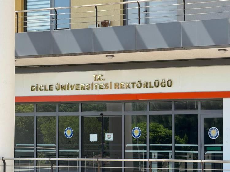 <p>Ağlamak isteyen evine gitsin, annem de dahil. </p>
