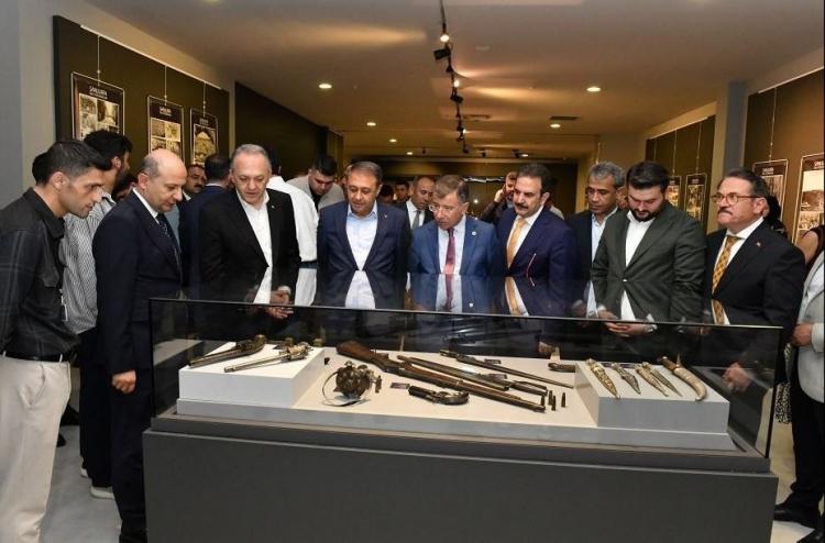 <p>Festival açılışında konuşma gerçekleştiren Kültür ve Turizm bakanı Yardımcısı Gökhan Yazgı, 2025 yılının ilk dört ayında 12.7 milyon turist ağırladığını ve 65 milyar dolar hasılat elde etmek ve dünyadaki ilk dört ülke arasında yer almak olduğunu ifade etti.</p>
